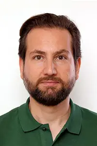 Porträtt Pasha Karami.