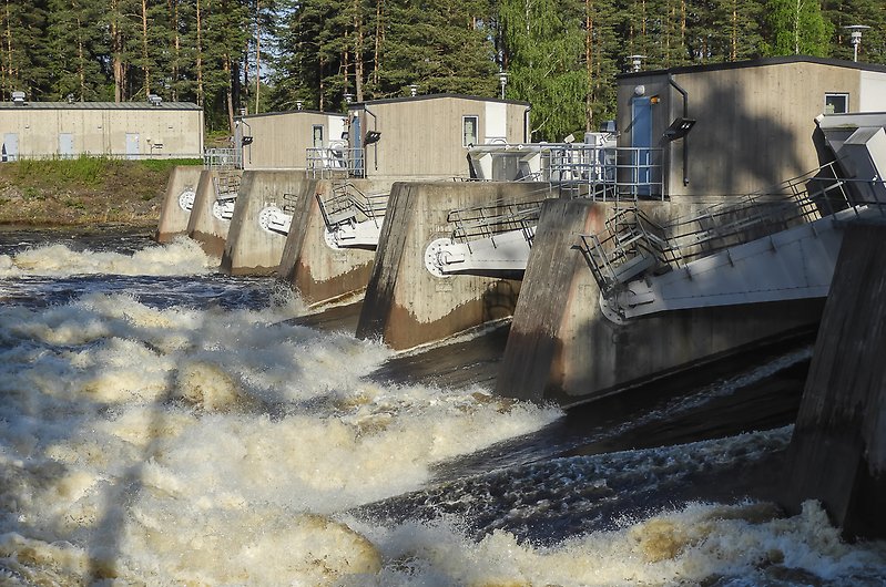 Energikälla vattenkraft från Älvkarleby när man har öppnat alla luckor.