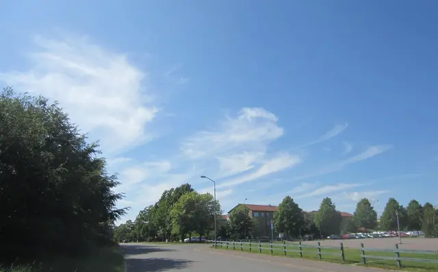 Bilden visar skidspetsliknande moln den 15 juni 2013 Kalmar.